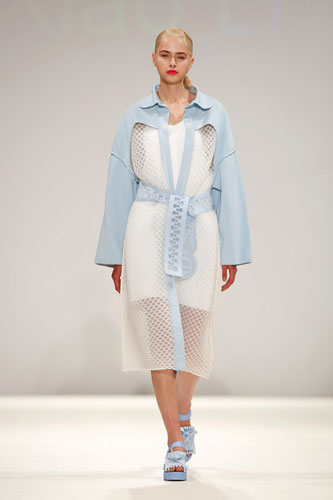 Xiao+Li+Runway+London+Fashion+Week+SS15+ZwMvc3FTsoIl