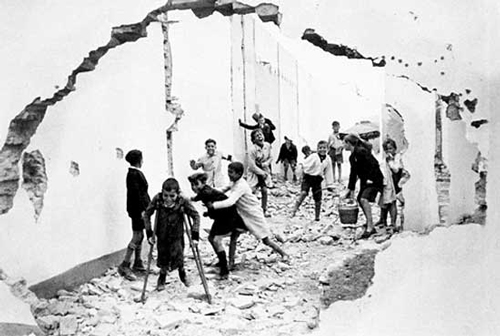 3.-Henri-Cartier-Bresson,-Seville,-Spain,-1933CreditoBressonMagnum