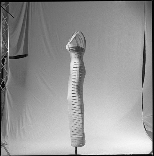 Azzedine Alaïa. El vestido "bandelettes".