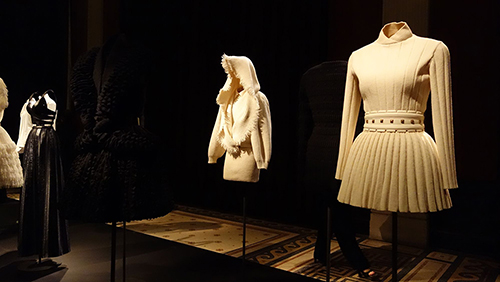 Azzedine Alaïa. Vestidos con corte al bies.