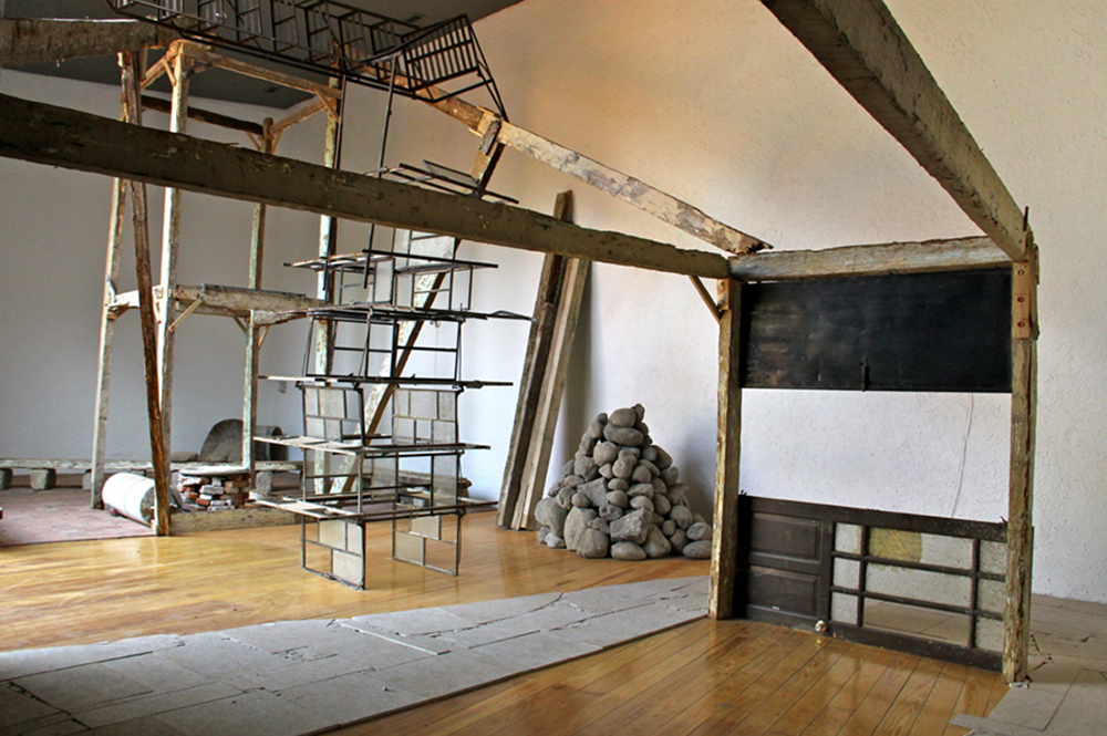 Abraham Cruzvillegas, Autodestrucción 2 (2013). Tomada del sitio web de Museo el Eco