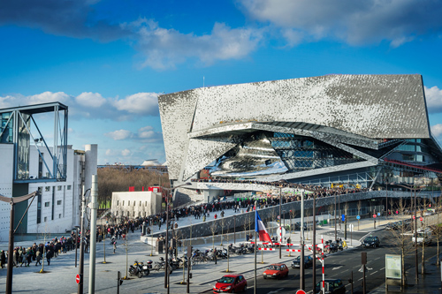Edificio de conciertos en Francia. Edificios del siglo XXI.