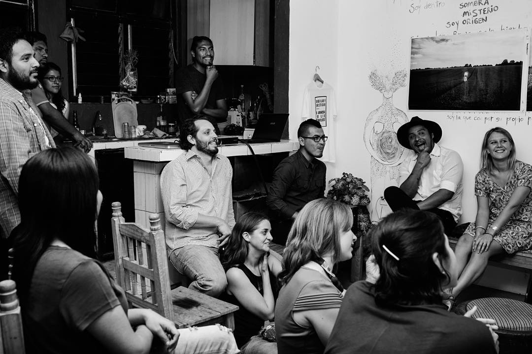 Reunión de artistas. Espacios de arte independientes.