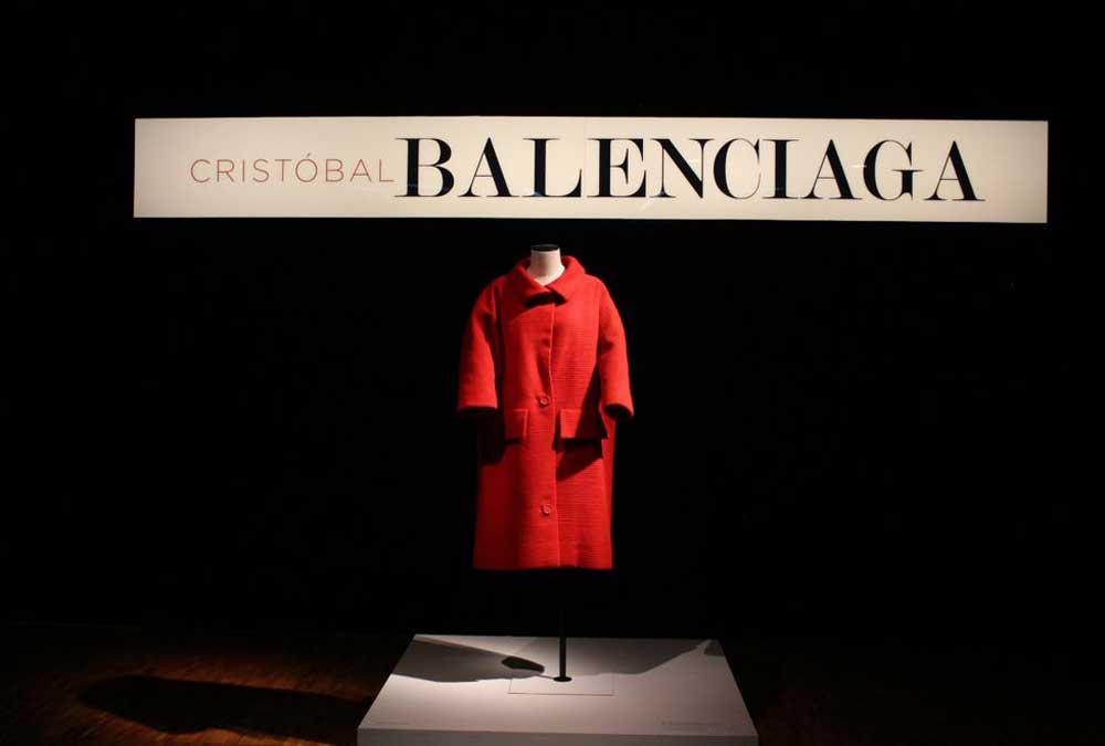 Cristóbal Balenciaga: el discreto esplendor de la Alta Costura (2016). Vistas del Museo de Arte Moderno. © Mariana R. Fomperosa