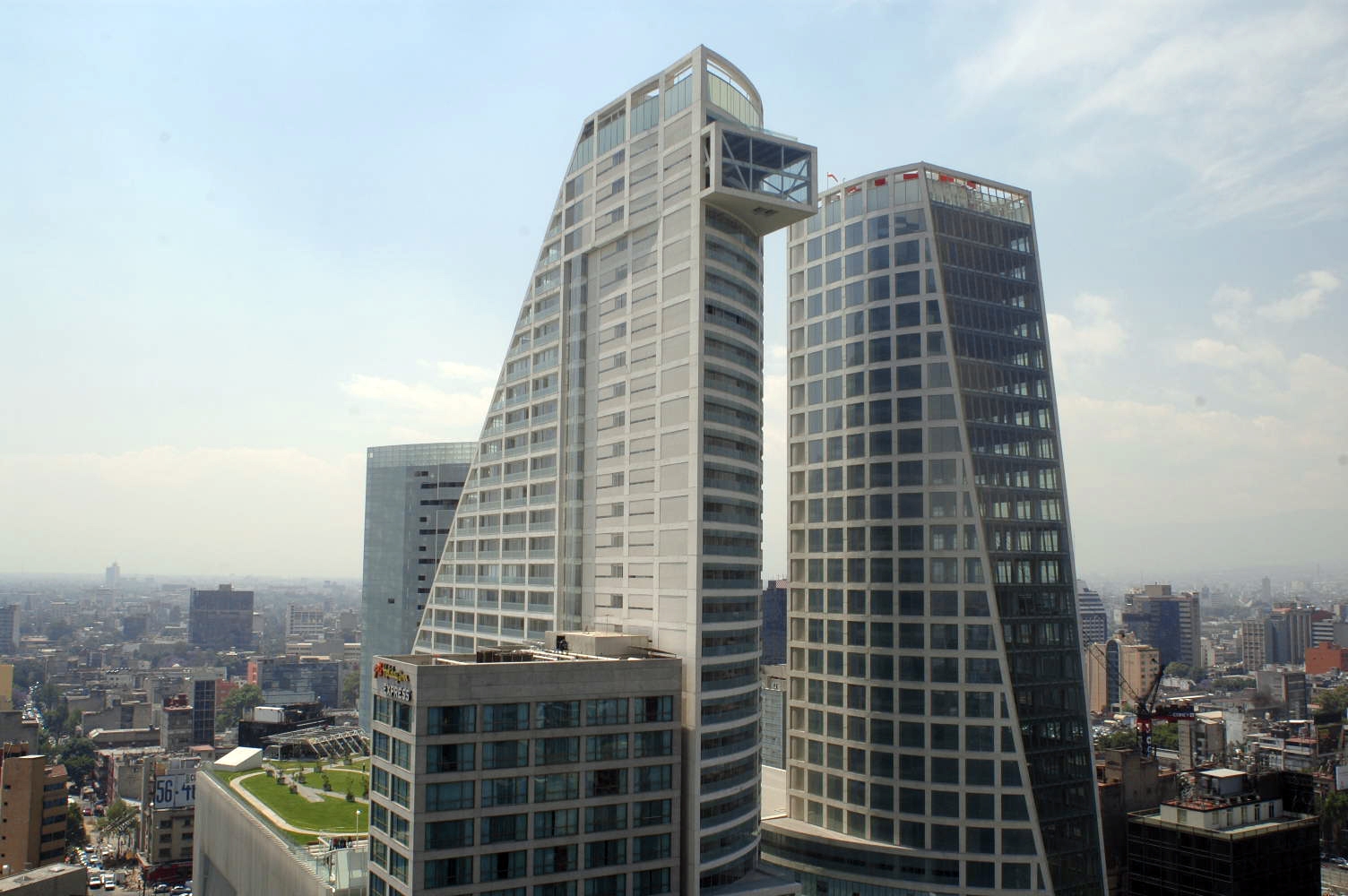 Edicio geométrico. Teodoro González de León.