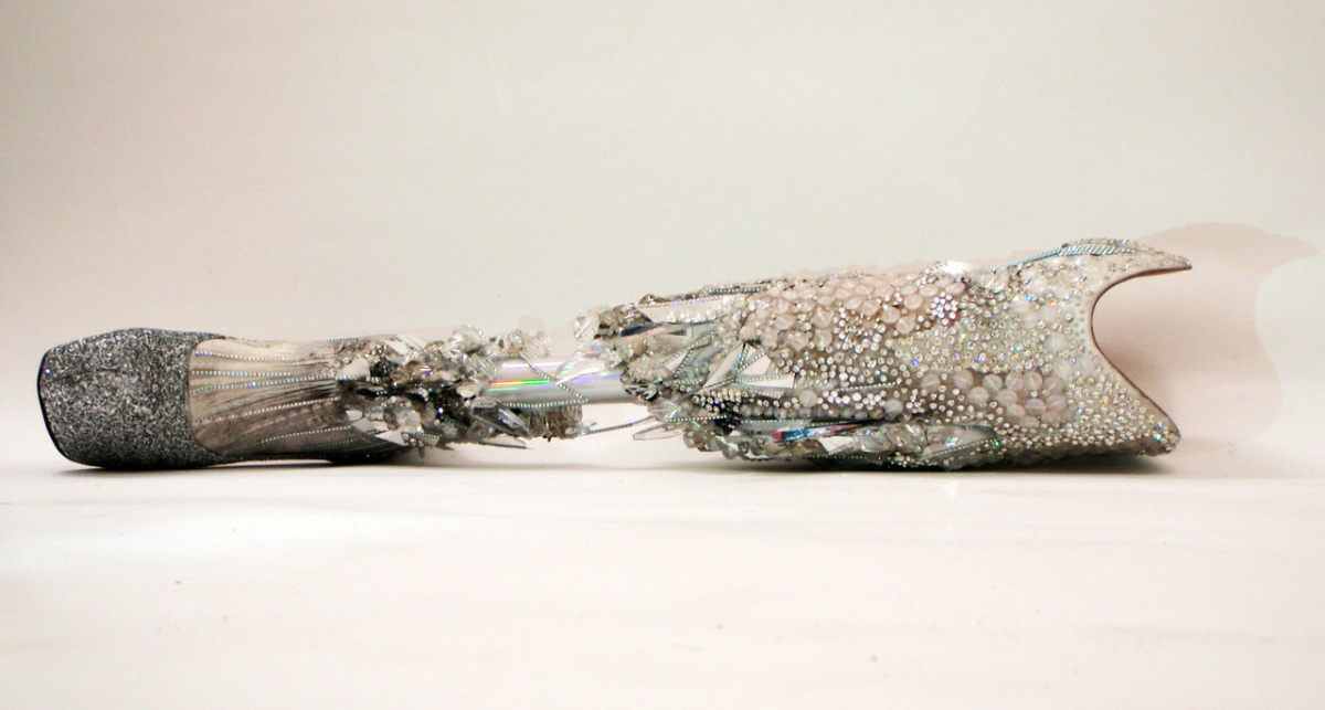 swarovski-london-2012-crystallized-leg-paralympic-viktoria-modesta-the-alternative-limb-project