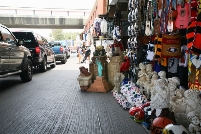 Colonia Libertad. Mercado con curiosidades.