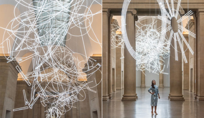 Instalación de neón. Cerith Wyn Evans.
